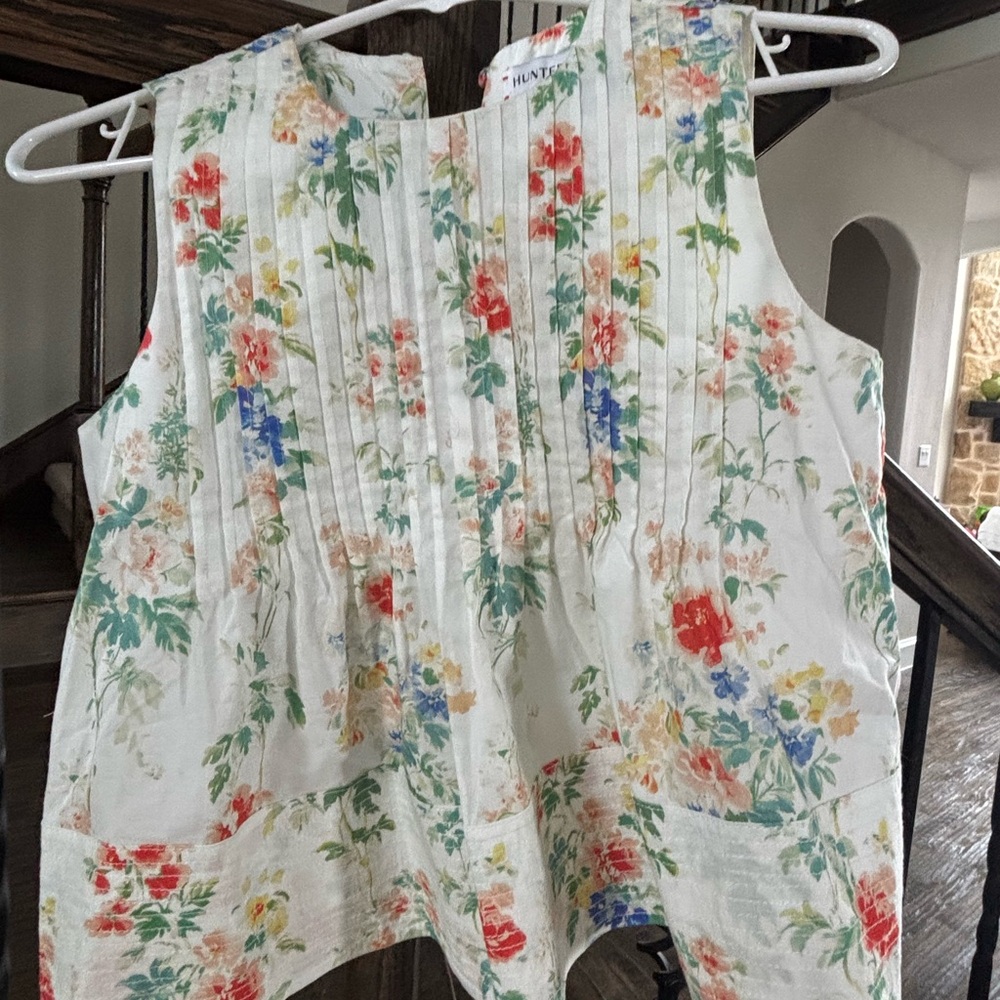 HUNTER BELL Cream Floral Pleated Sleeveless Blouse - Picture 3 of 3